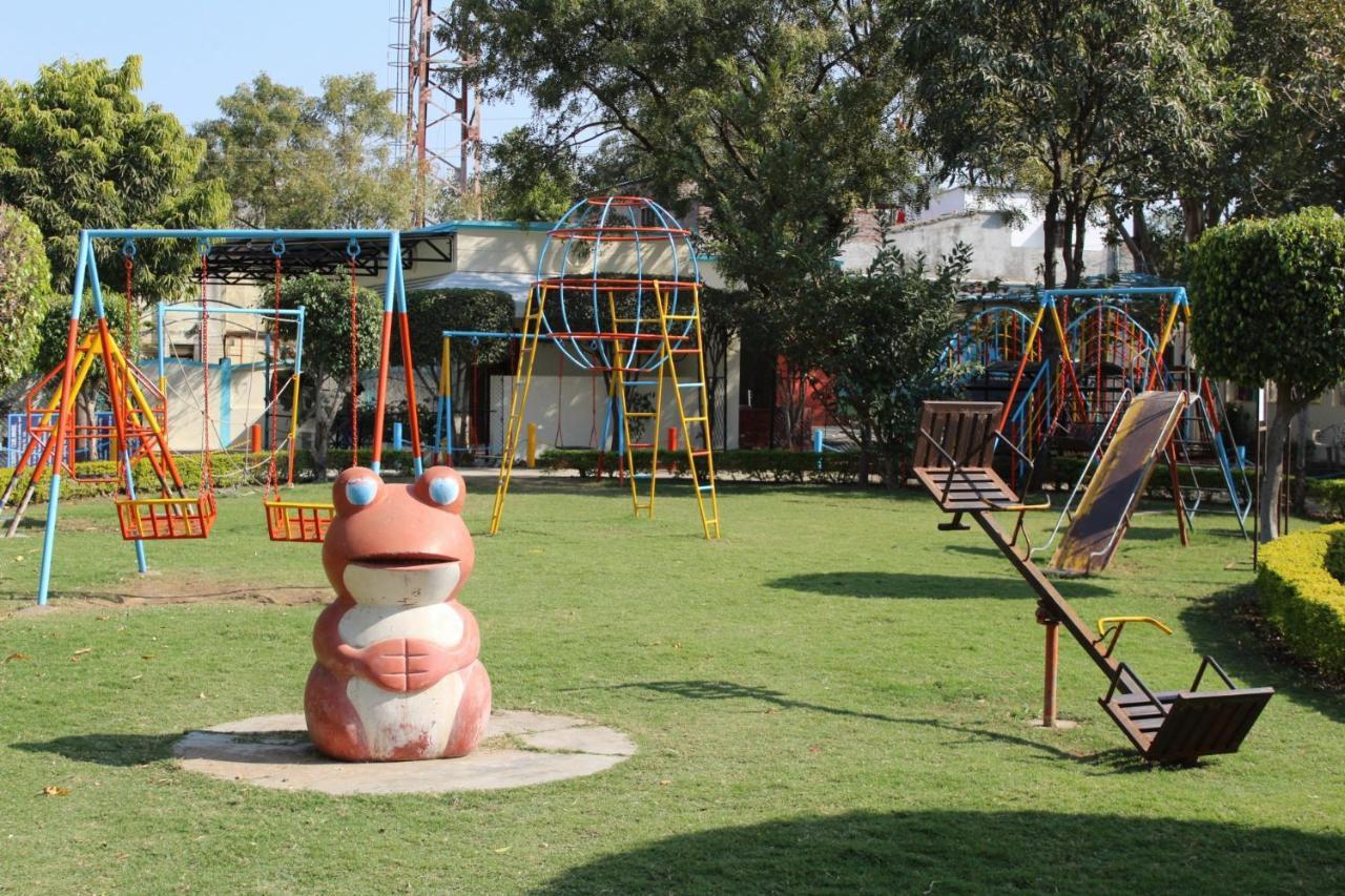 Fun And Food Resort & Holidays Harsola Exterior photo